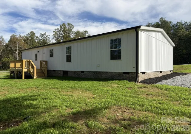 Photo 3 of Single family home for sale at 2735 Piney Rd, Morganton, NC 28655 | MLS# 4426656 | Listing updated on 2026-10-07