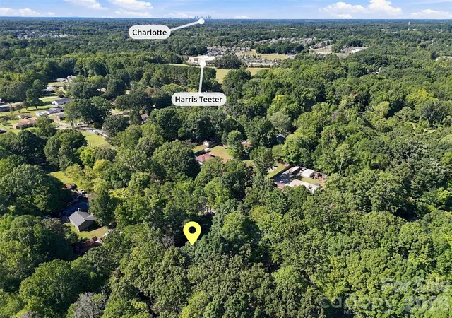 Photo 3 of Single family home for sale at 2909 Matoka Trl, Matthews, NC 28104 | MLS# 4426657 | Listing updated on 2026-10-04