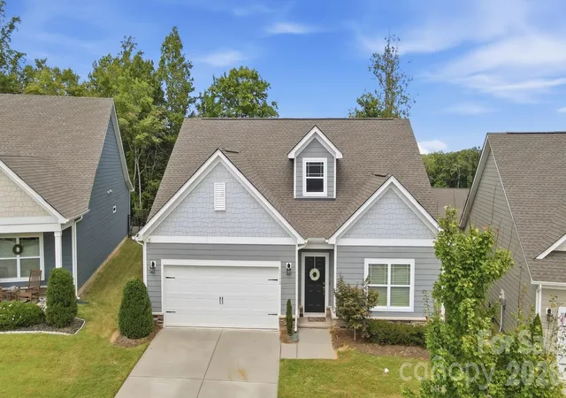 Photo 2 of Single family home for sale at 5112 Natural Path Ln, Waxhaw, NC 28173 | MLS# 4426658 | Listing updated on 2026-09-23