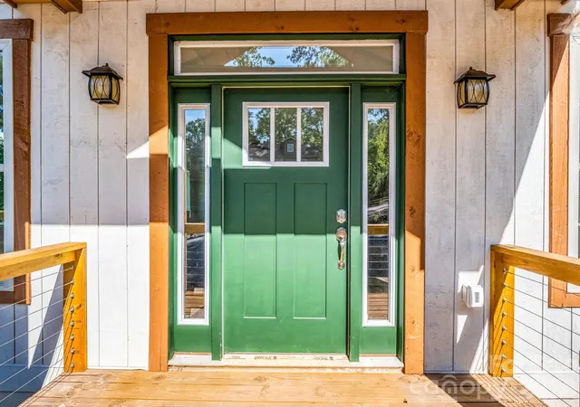 Photo 4 of Single family home for sale at 36 Pierpoint Dr, Lake Lure, NC 28746 | MLS# 4426662 | Listing updated on 2026-10-02