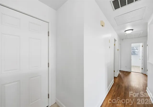 Photo 3 of Sale Pending at 4700 Woodway Pl, Charlotte, NC 28208 | MLS# 4426668 | Listing updated on 2026-10-01