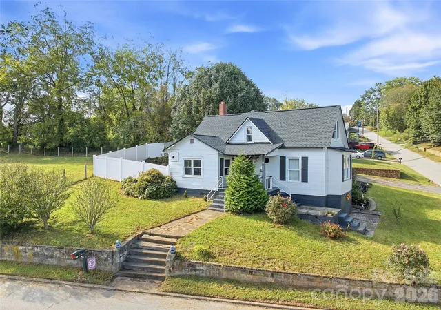 Photo 2 of Single family home for sale at 159 Ballew St, Canton, NC 28716 | MLS# 4426671 | Listing updated on 2026-09-24
