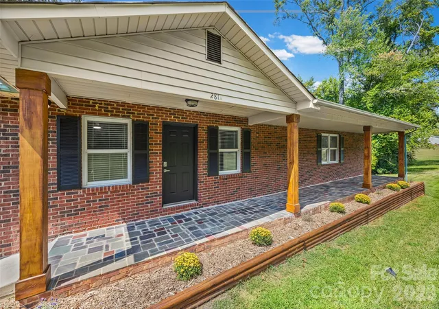 Photo 2 of Single family home for sale at 281 Schoolside Dr, Rock Hill, SC 29730 | MLS# 4426672 | Listing updated on 2026-10-07