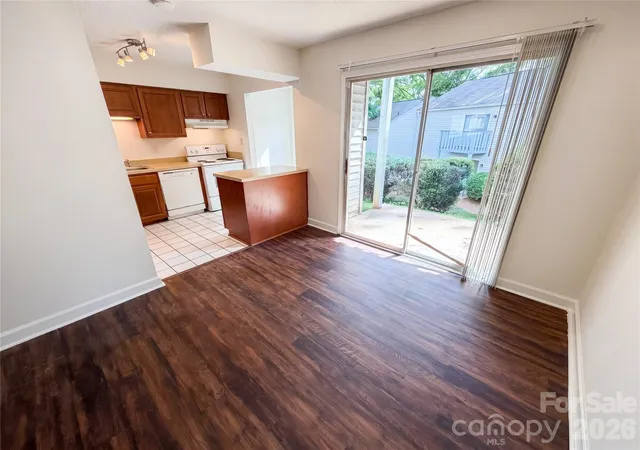 Listing Photo 4 - Condo for sale in building located at 2020 Stoney Pt Ln, Charlotte, NC 28210 - Unit #59