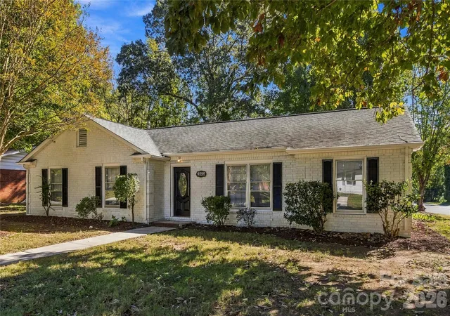 Photo 3 of Single family home for sale at 6500 Woodfield Dr, Charlotte, NC 28215 | MLS# 4426679 | Listing updated on 2026-10-23
