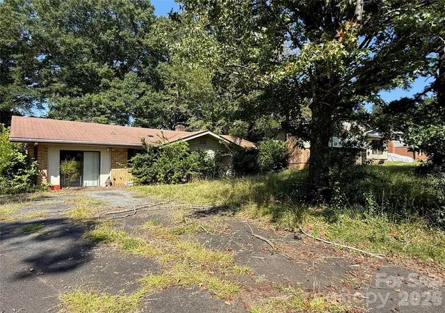 Photo 1 of Single family home for sale at 6737 Cardigan Ave, Charlotte, NC 28215 | MLS# 4426684 | Listing updated on 2026-09-23