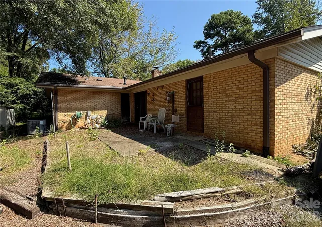 Photo 3 of Single family home for sale at 6737 Cardigan Ave, Charlotte, NC 28215 | MLS# 4426684 | Listing updated on 2026-09-23