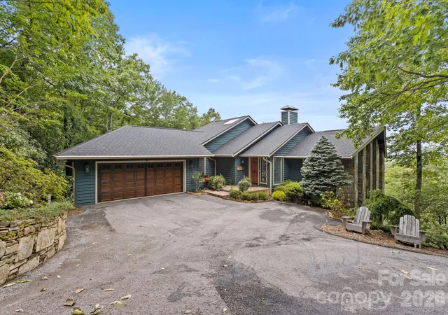 Photo 1 of Single family home for sale at 257 Dalhousie Ct, Flat Rock, NC 28731 | MLS# 4426687 | Listing updated on 2026-09-24
