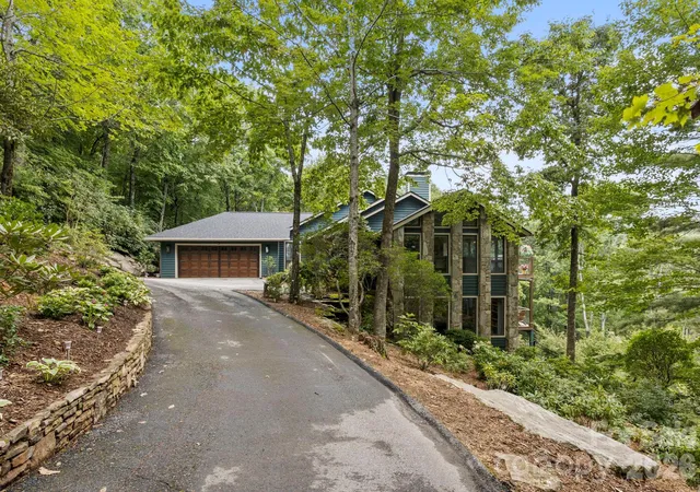 Photo 3 of Single family home for sale at 257 Dalhousie Ct, Flat Rock, NC 28731 | MLS# 4426687 | Listing updated on 2026-09-24
