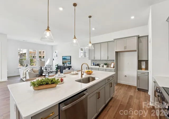 Photo 2 of Single family home for sale at 7419 Westrow Ave, Charlotte, NC 28278 | MLS# 4426693 | Listing updated on 2026-09-30