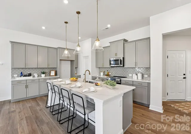 Photo 3 of Single family home for sale at 7419 Westrow Ave, Charlotte, NC 28278 | MLS# 4426693 | Listing updated on 2026-09-30