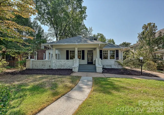 Photo 1 of Sale Pending at 501 Hermitage Ct, Charlotte, NC 28207 | MLS# 4426702 | Listing updated on 2026-09-25