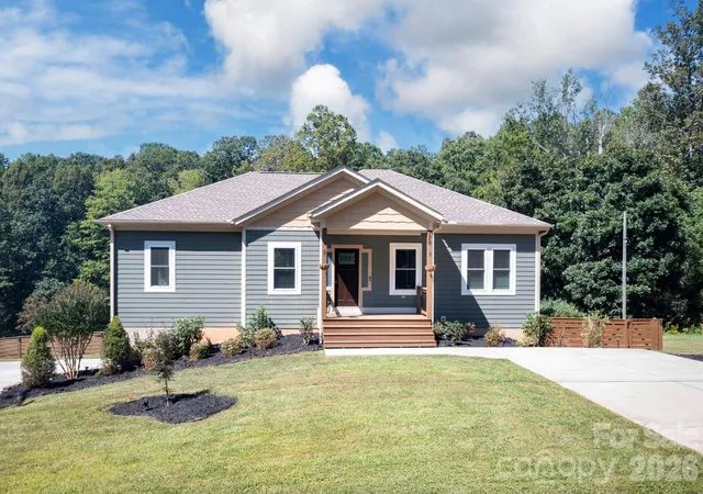 Photo 2 of Single family home for sale at 139 Ridge Rd, Candler, NC 28715 | MLS# 4426704 | Listing updated on 2026-10-05
