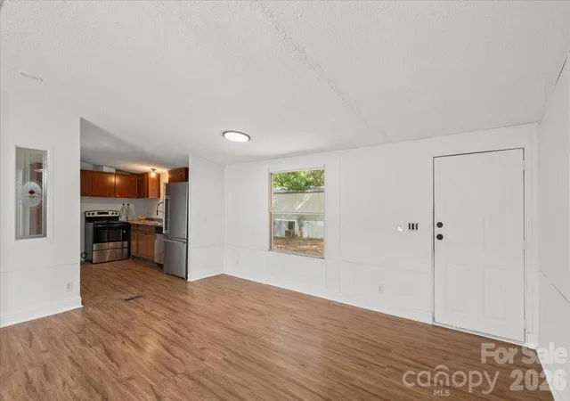 Photo 3 of Single family home for sale at 109 Puett Dr, Dallas, NC 28034 | MLS# 4426708 | Listing updated on 2026-09-22