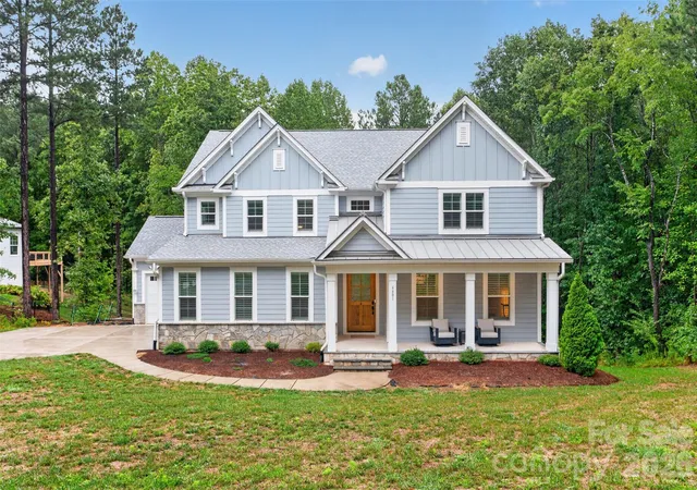 Photo 1 of Single family home for sale at 6601 Harbor Oaks Dr, Denver, NC 28037 | MLS# 4426714 | Listing updated on 2026-10-04