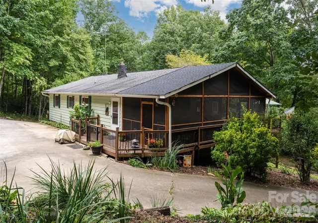Photo 1 of Single family home for sale at 101 Guffey Mountain Rd, Fairview, NC 28730 | MLS# 4426718 | Listing updated on 2026-10-05
