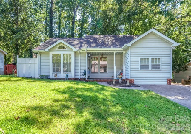 Photo 1 of Single family home for sale at 6833 Shiloh Ridge Ln, Charlotte, NC 28212 | MLS# 4426725 | Listing updated on 2026-09-23