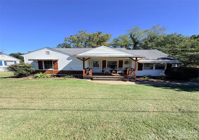 Photo 2 of Single family home for sale at 321 21st Street Sw #41,42, Hickory, NC 28602 | MLS# 4426738 | Listing updated on 2026-09-28