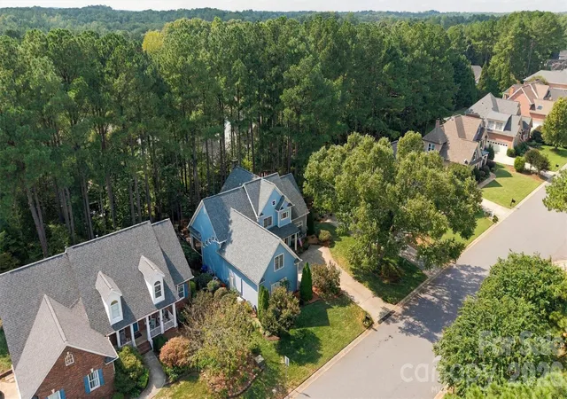Photo 2 of Single family home for sale at 1733 Verdict Ridge Dr, Denver, NC 28037 | MLS# 4426739 | Listing updated on 2026-10-06