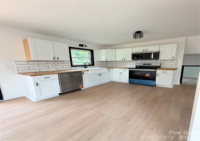 Photo 4 of Sale Pending at 310 Clay Hodges Rd #5, Boone, NC 28607 | MLS# 4426743 | Listing updated on 2026-10-10