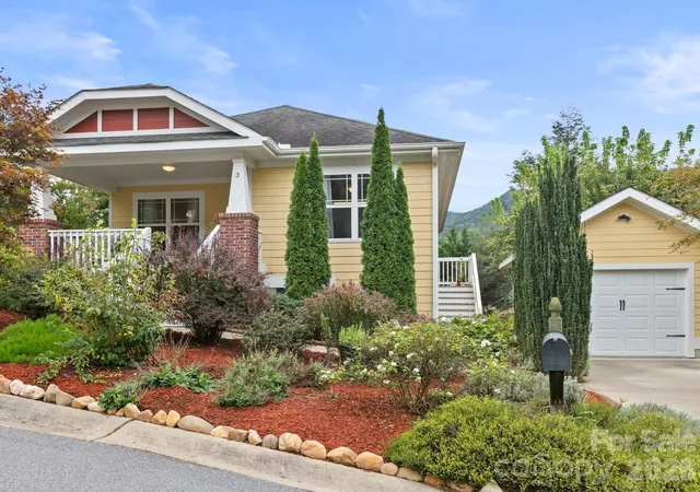 Photo 2 of Single family home for sale at 3 Byrdcliffe Ln, Asheville, NC 28805 | MLS# 4426745 | Listing updated on 2026-10-04
