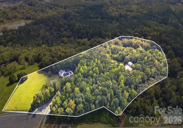 Photo 2 of Single family home for sale at 5881 Highway 557, Clover, SC 29710 | MLS# 4426749 | Listing updated on 2026-09-23