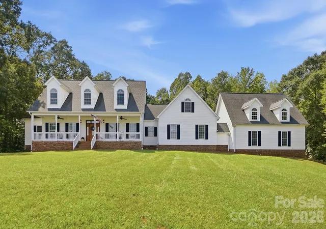 Photo 4 of Single family home for sale at 5881 Highway 557, Clover, SC 29710 | MLS# 4426749 | Listing updated on 2026-09-23