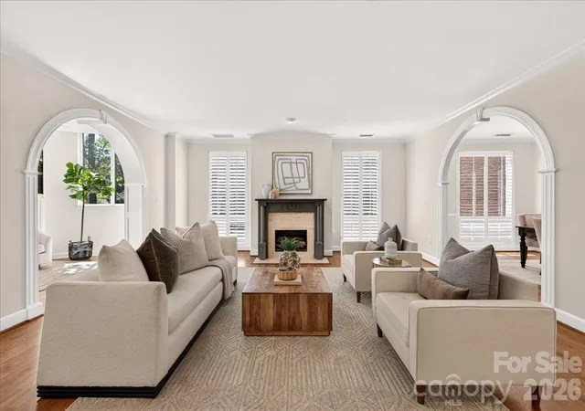 Photo 3 of Condo for sale at 906 Cherokee Rd, Charlotte, NC 28207 | MLS# 4426754 | Listing updated on 2026-09-23