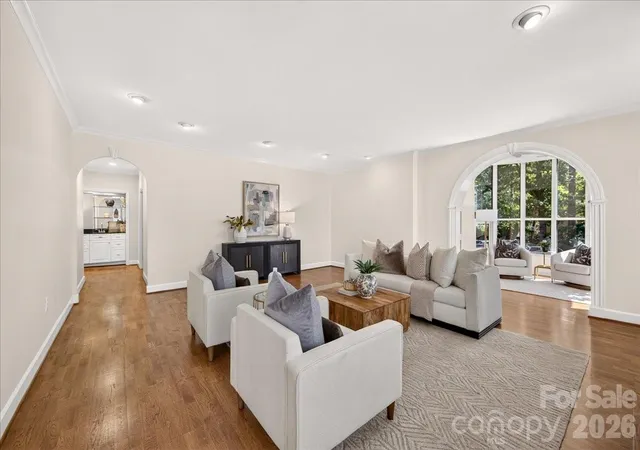 Photo 4 of Condo for sale at 906 Cherokee Rd, Charlotte, NC 28207 | MLS# 4426754 | Listing updated on 2026-09-23