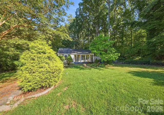 Photo 2 of Single family home for sale at 1818 Union Rd, Gastonia, NC 28054 | MLS# 4426767 | Listing updated on 2026-09-24