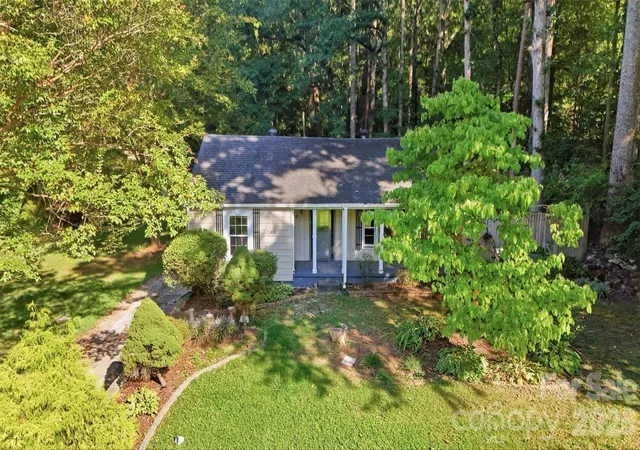 Photo 3 of Single family home for sale at 1818 Union Rd, Gastonia, NC 28054 | MLS# 4426767 | Listing updated on 2026-09-24