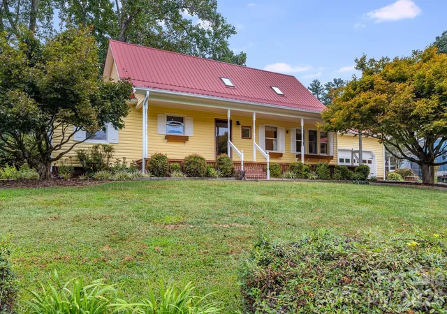 Photo 1 of Single family home for sale at 53 Armstrong Rd, Etowah, NC 28729 | MLS# 4426769 | Listing updated on 2026-09-23