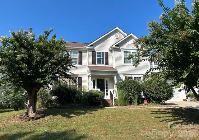 Photo 1 of Sale Pending at 12116 Mountainside Ln, Charlotte, NC 28278 | MLS# 4426770 | Listing updated on 2026-10-08