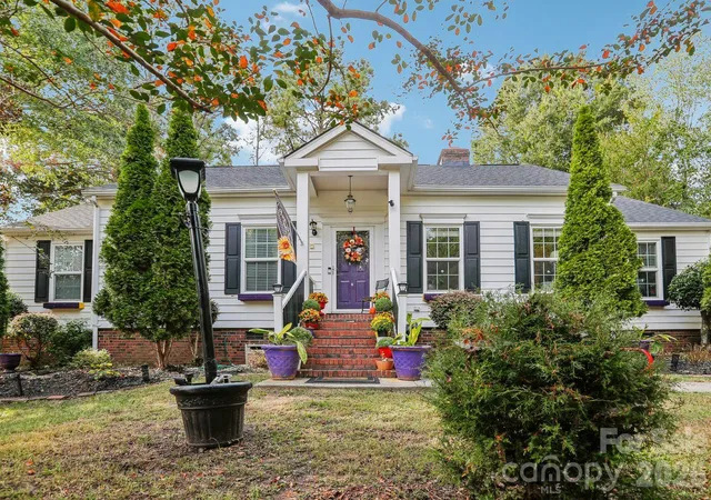 Photo 1 of Single family home for sale at 1116 Somersby Ln, Matthews, NC 28105 | MLS# 4426771 | Listing updated on 2026-10-10