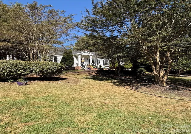 Photo 2 of Single family home for sale at 1116 Somersby Ln, Matthews, NC 28105 | MLS# 4426771 | Listing updated on 2026-10-08