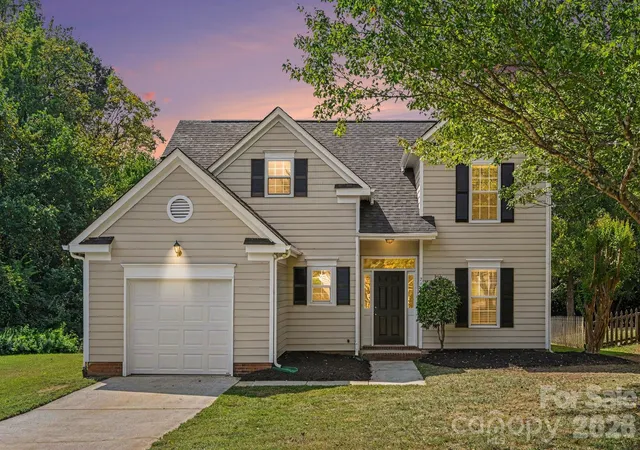 Photo 1 of Single family home for sale at 7117 Daerwood Pl, Charlotte, NC 28215 | MLS# 4426773 | Listing updated on 2026-09-22