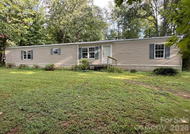 Photo 2 of Single family home for sale at 5543 White Oaks Dr, Morganton, NC 28655 | MLS# 4426777 | Listing updated on 2026-09-30