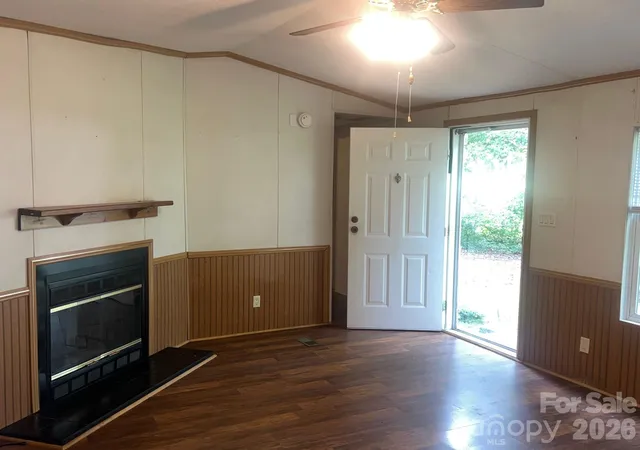 Photo 4 of Single family home for sale at 5543 White Oaks Dr, Morganton, NC 28655 | MLS# 4426777 | Listing updated on 2026-09-30