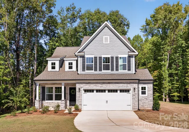 Photo 1 of Single family home for sale at 124 W Springhouse Ct #5, Statesville, NC 28625 | MLS# 4426779 | Listing updated on 2026-10-09