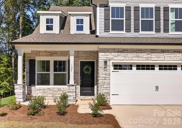 Photo 3 of Single family home for sale at 124 W Springhouse Ct #5, Statesville, NC 28625 | MLS# 4426779 | Listing updated on 2026-10-09