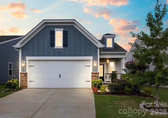 Photo 1 of Single family home for sale at 1734 Otter Perch Ln, Fort Mill, SC 29715 | MLS# 4426787 | Listing updated on 2026-09-23