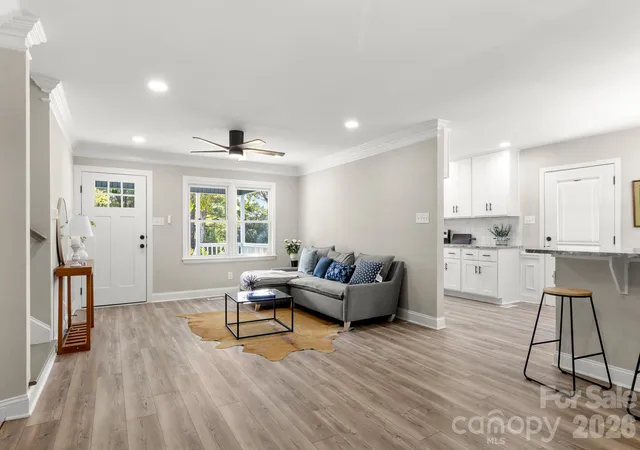 Photo 2 of Single family home for sale at 309 Catawba Cir N, Matthews, NC 28104 | MLS# 4426793 | Listing updated on 2026-10-19