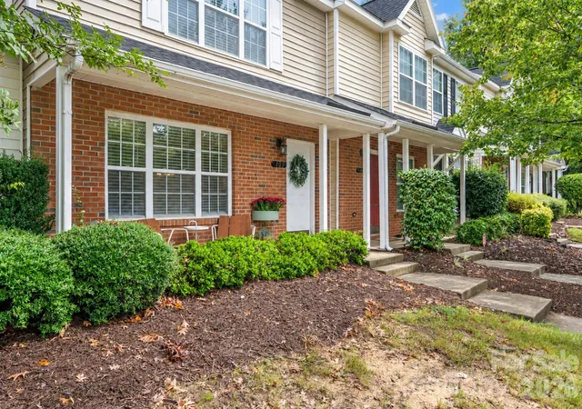 Photo 2 of Townhouse for sale at 109 Summerwood Dr, Mooresville, NC 28117 | MLS# 4426797 | Listing updated on 2026-09-27