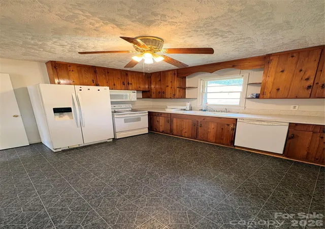 Photo 3 of Single family home for sale at 204 W Nims Rd, Mount Holly, NC 28120 | MLS# 4426810 | Listing updated on 2026-09-23
