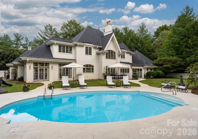 Photo 2 of Single family home for sale at 23 Cedar Hl Dr, Asheville, NC 28803 | MLS# 4426816 | Listing updated on 2026-10-03