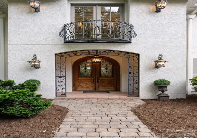 Photo 3 of Single family home for sale at 23 Cedar Hl Dr, Asheville, NC 28803 | MLS# 4426816 | Listing updated on 2026-10-03