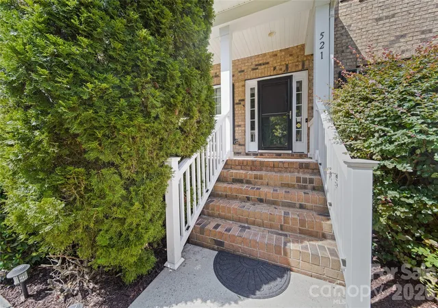 Photo 4 of Single family home for sale at 521 Stowe Rd, Belmont, NC 28012 | MLS# 4426823 | Listing updated on 2026-10-06