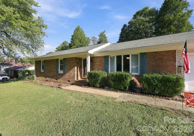 Photo 3 of Single family home for sale at 105 Stoneybrook Rd, Salisbury, NC 28147 | MLS# 4426829 | Listing updated on 2026-09-24