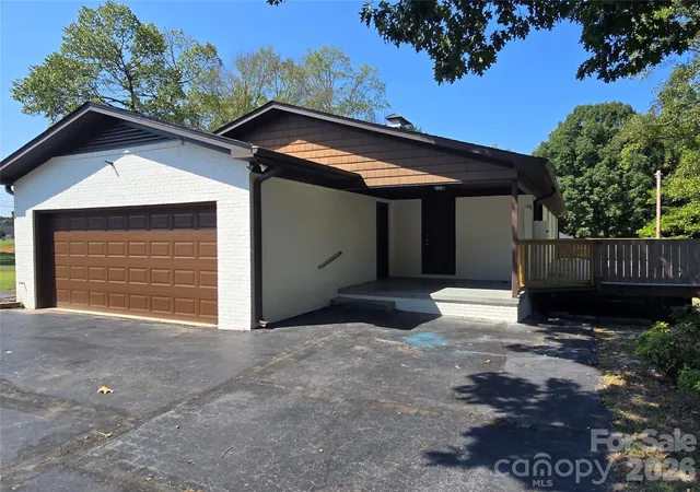 Photo 3 of Single family home for sale at 506 Pine St, Landis, NC 28088 | MLS# 4426832 | Listing updated on 2026-09-22