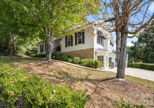 Photo 3 of Single family home for sale at 2250 Mallard Cvs Dr, Nebo, NC 28761 | MLS# 4426834 | Listing updated on 2026-10-08